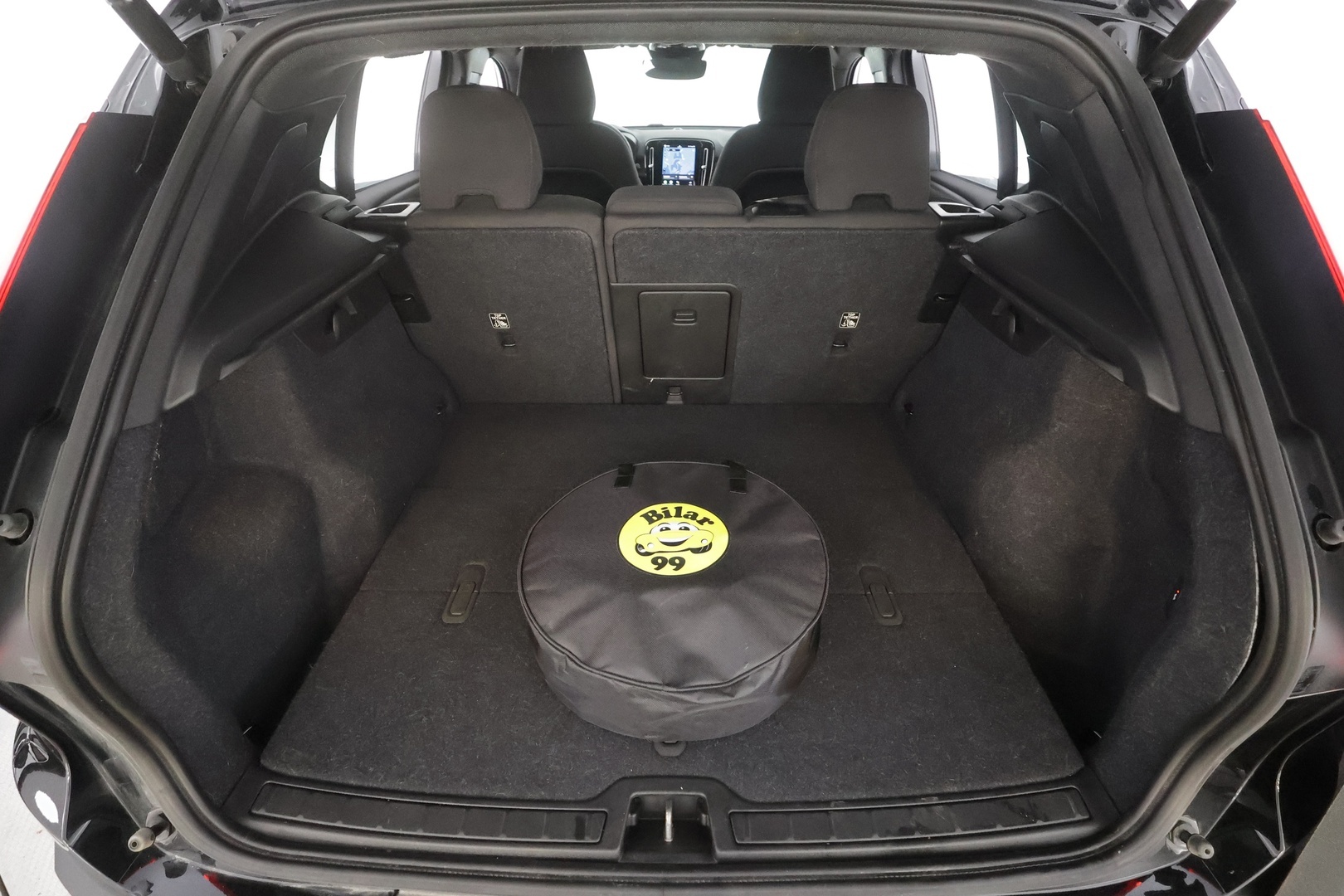 VOLVO XC40 2023