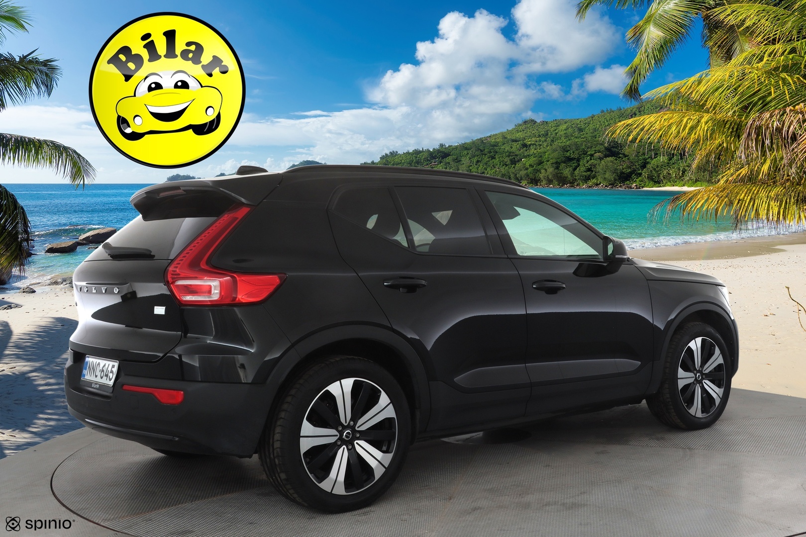 VOLVO XC40 2023