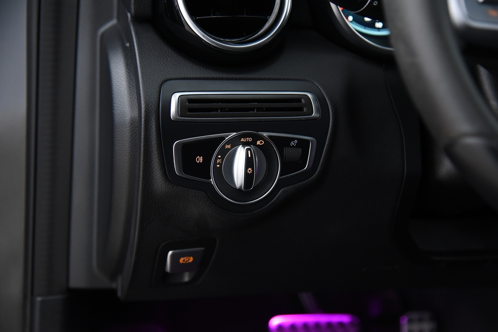 MERCEDES-BENZ C 2021