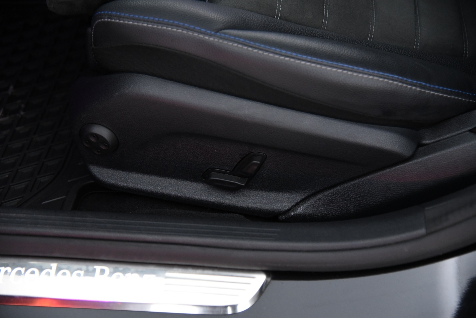 MERCEDES-BENZ C 2021