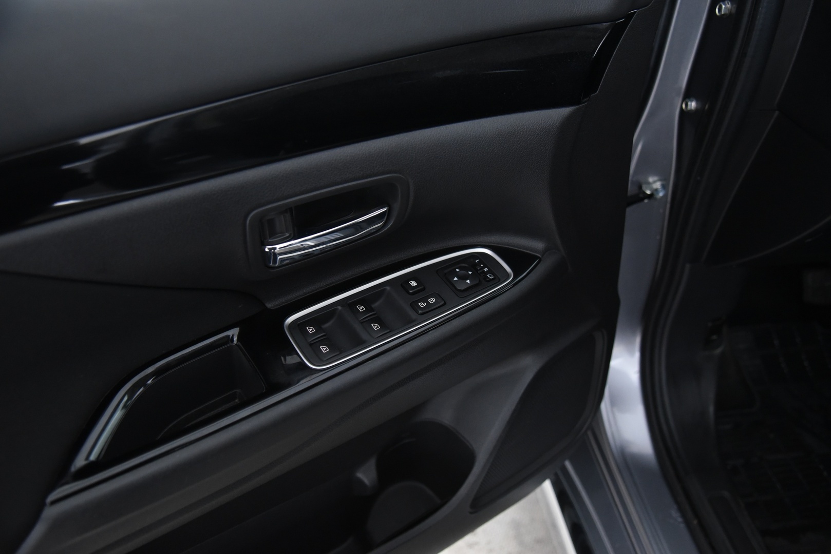 MITSUBISHI OUTLANDER PHEV 2020