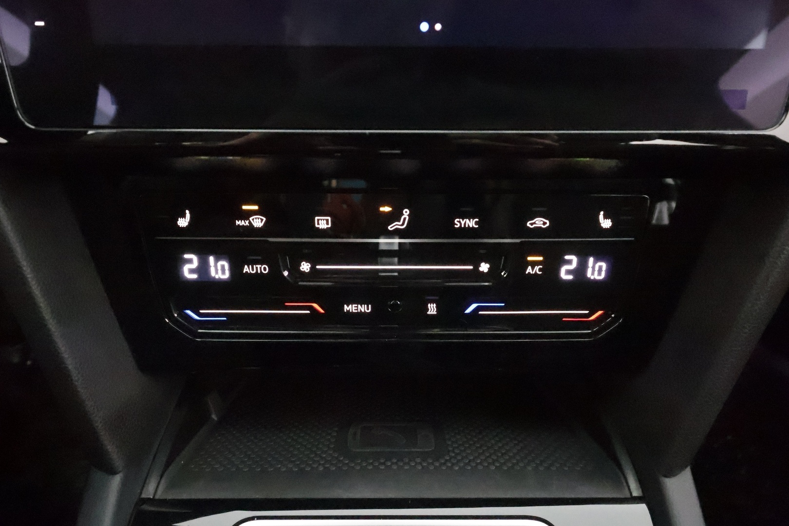 VOLKSWAGEN PASSAT 2023