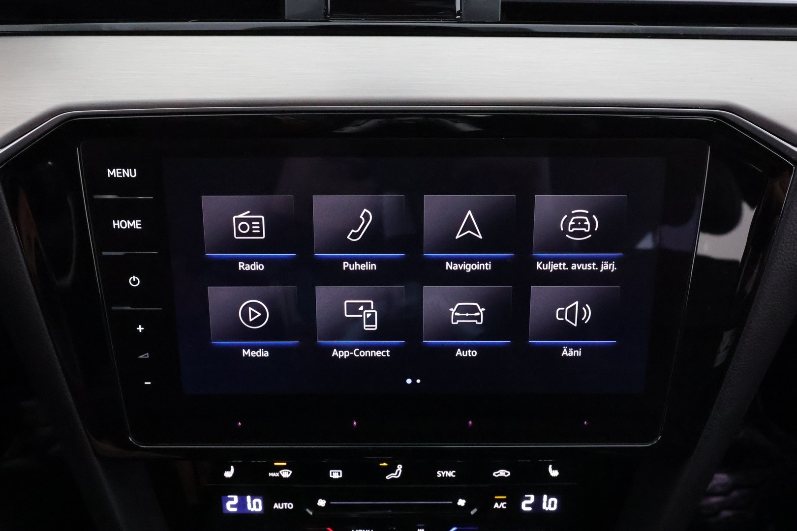 VOLKSWAGEN PASSAT 2023