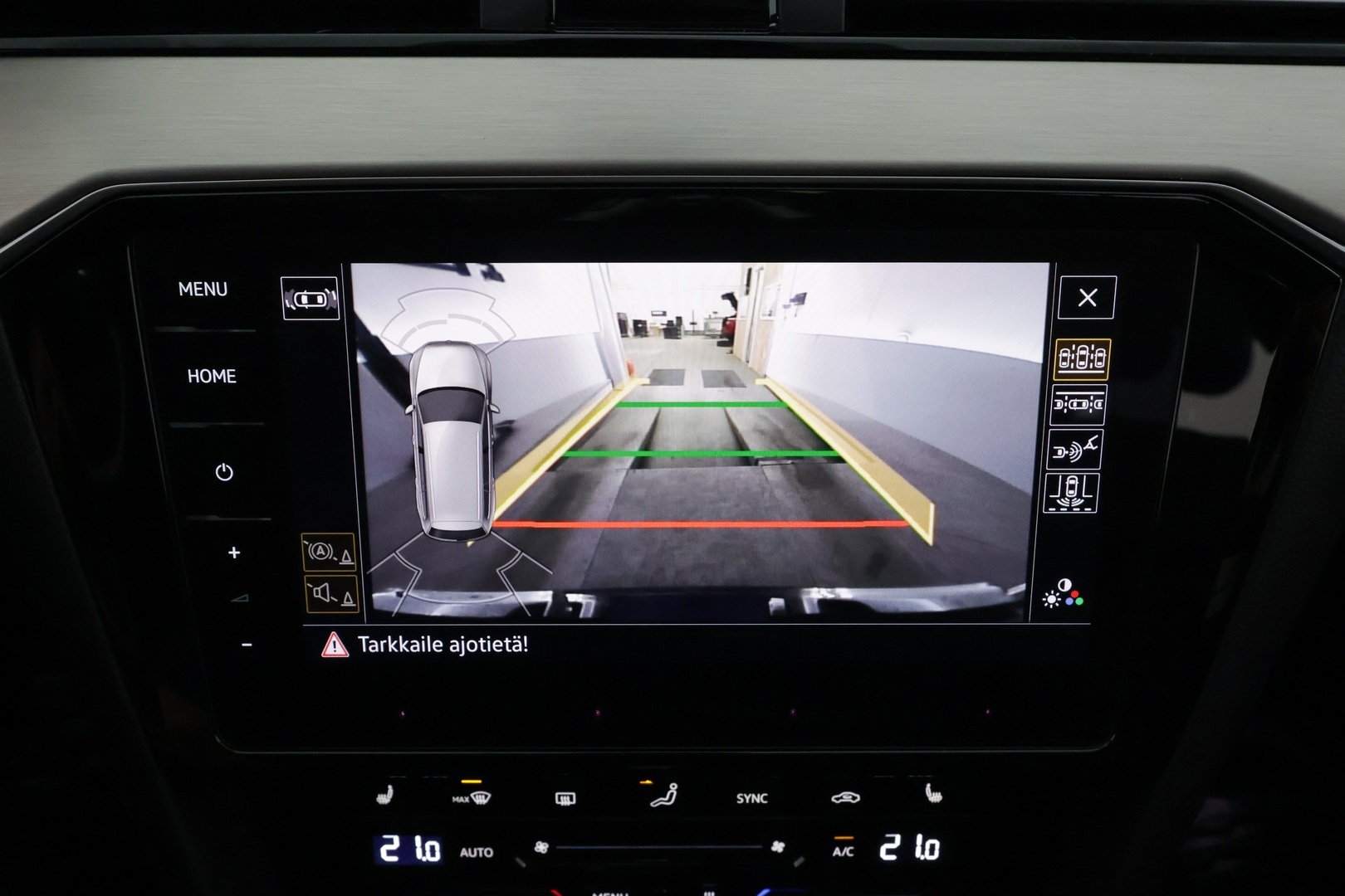 VOLKSWAGEN PASSAT 2023