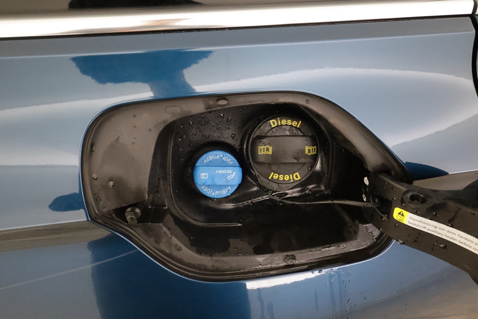 VOLKSWAGEN PASSAT 2023