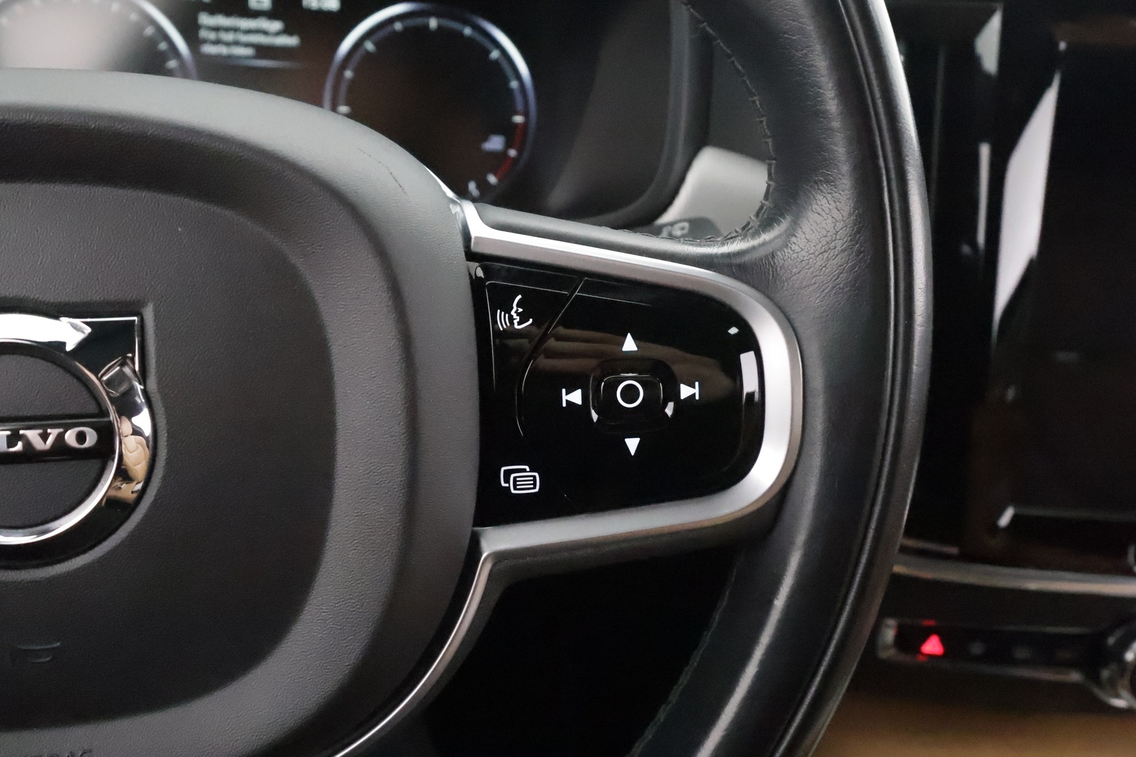 VOLVO V90 CROSS COUNTRY 2019