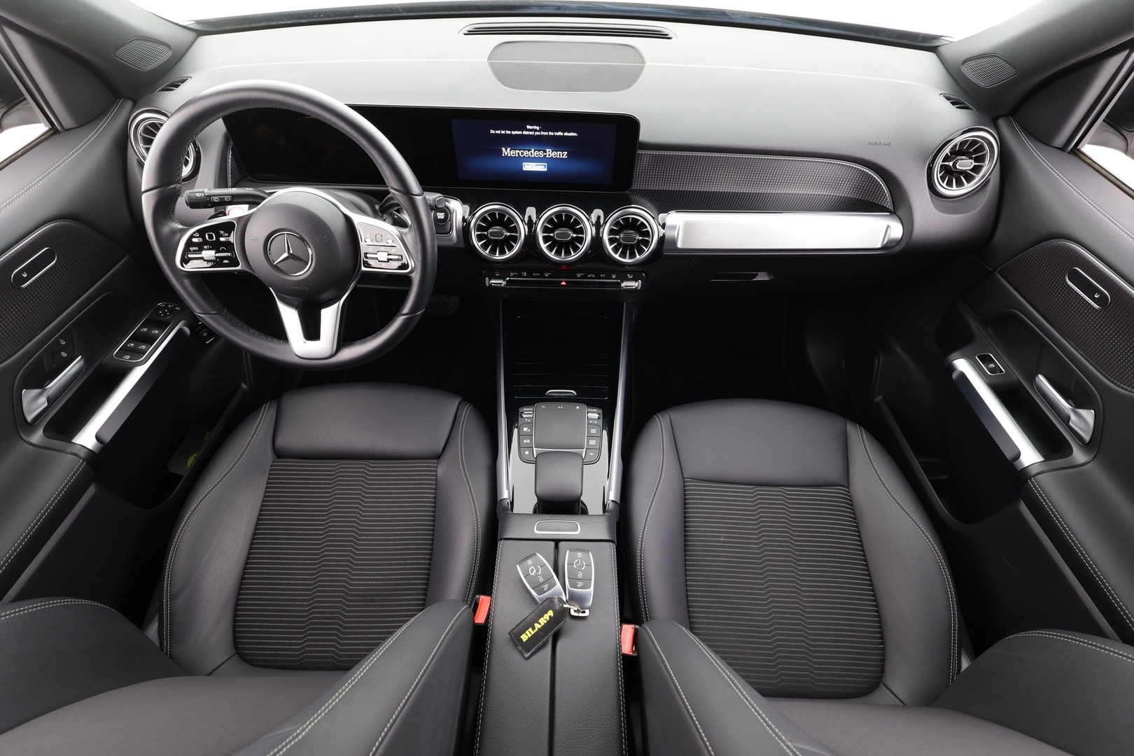 MERCEDES-BENZ EQB 2023