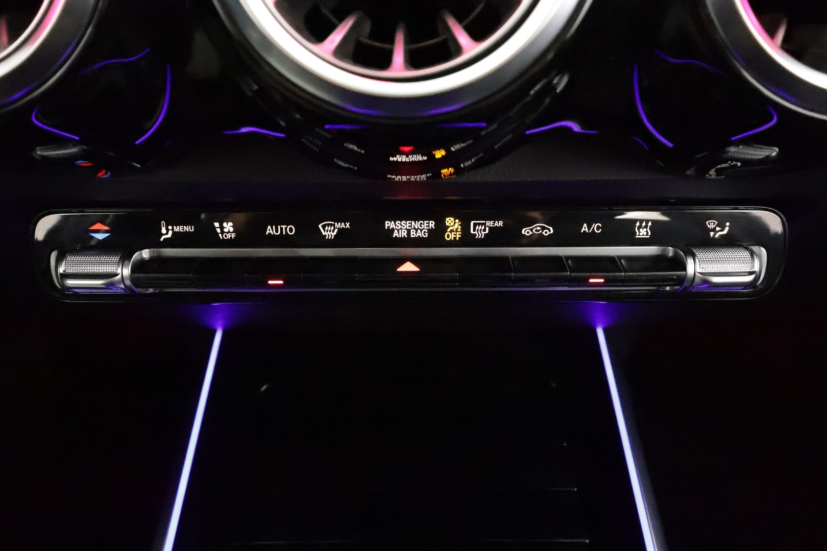 MERCEDES-BENZ EQB 2023