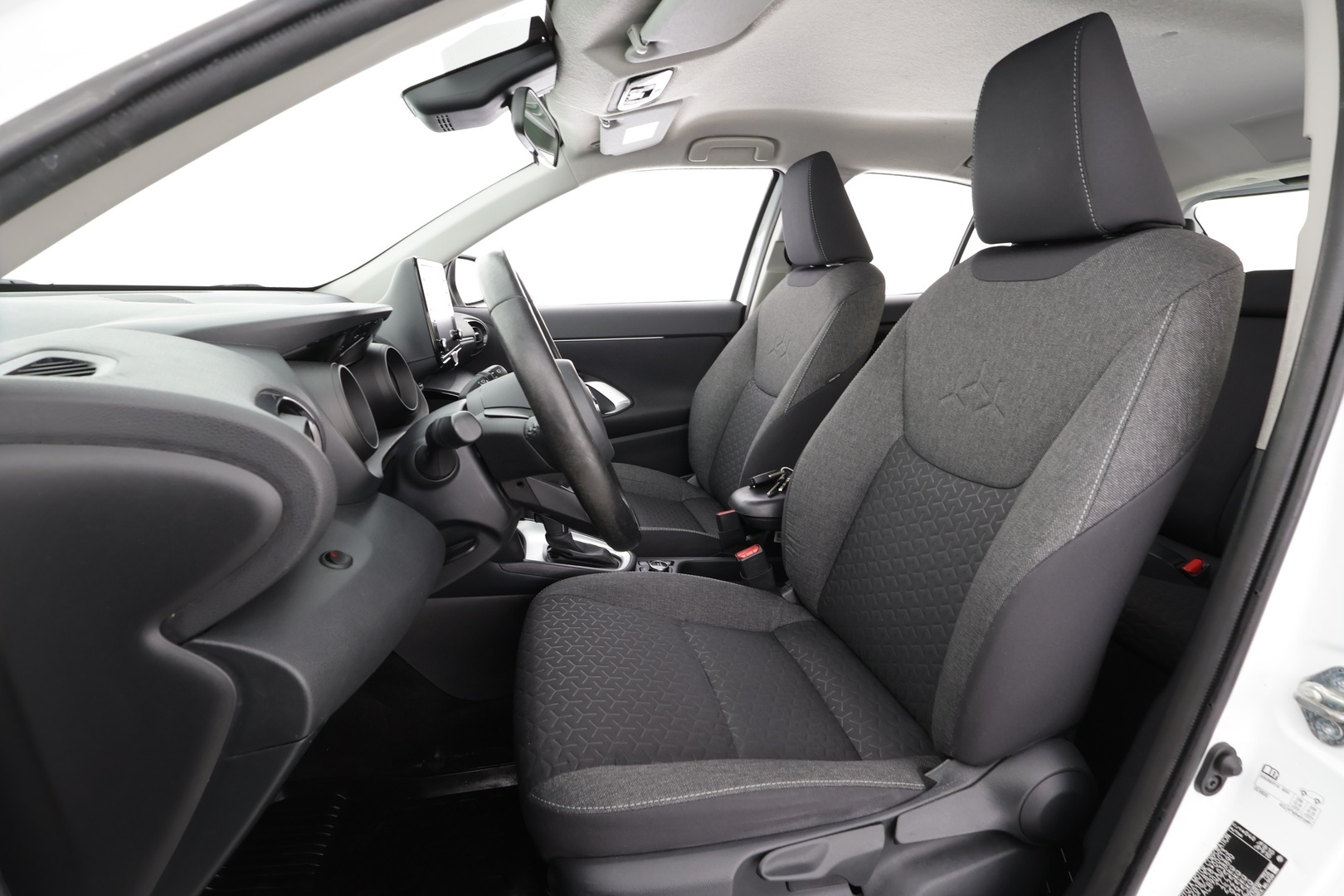 TOYOTA YARIS CROSS 2023