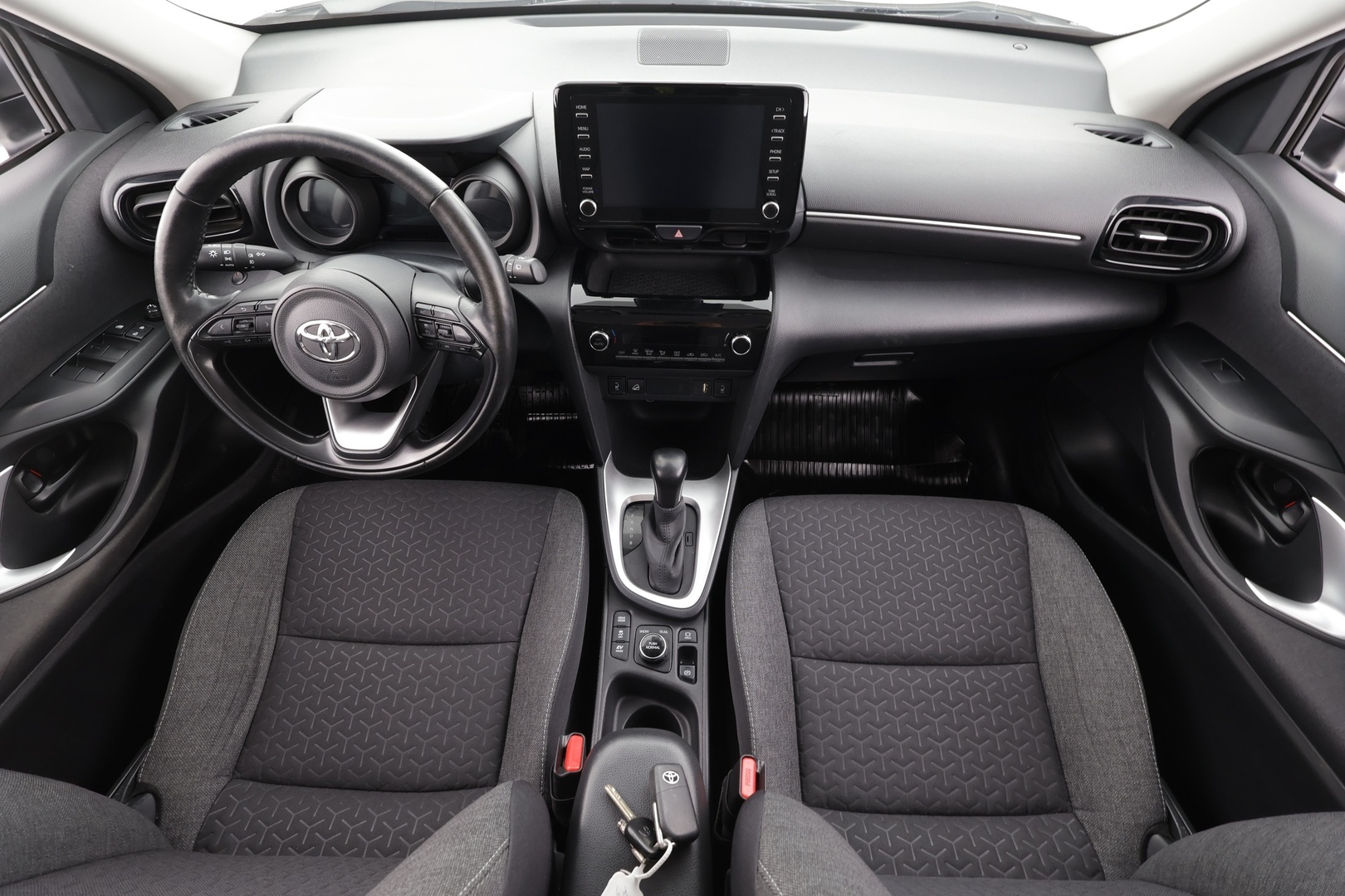 TOYOTA YARIS CROSS 2023