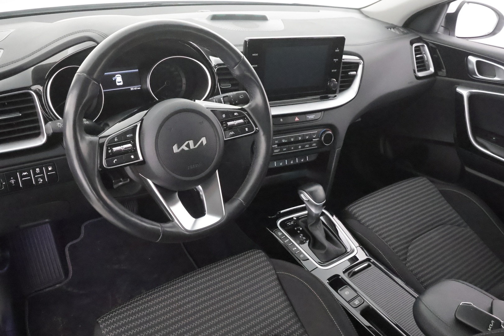 KIA XCEED 2023