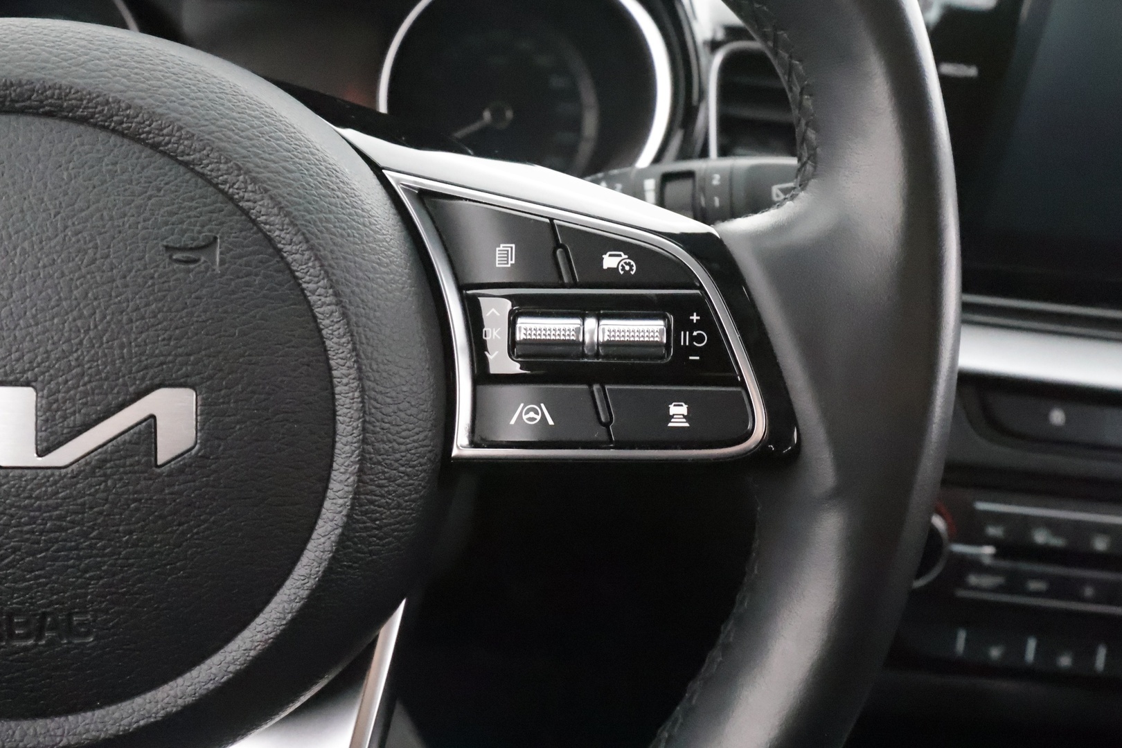 KIA XCEED 2023