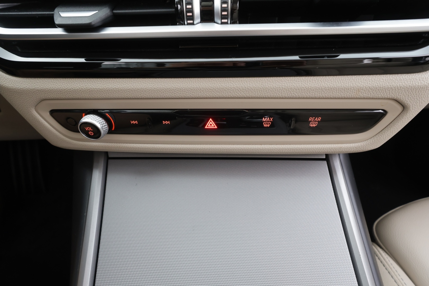 BMW 318 2023
