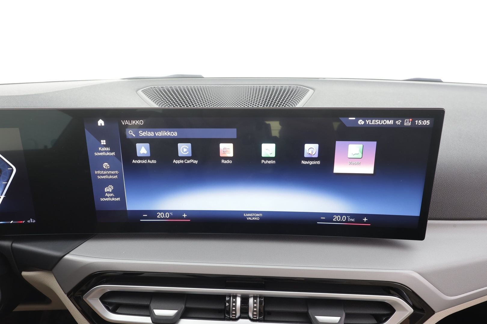 BMW 318 2023