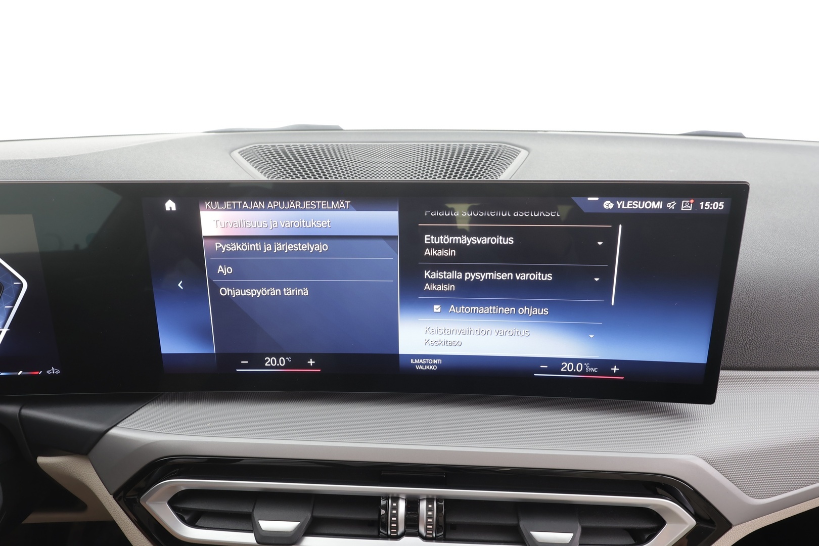 BMW 318 2023