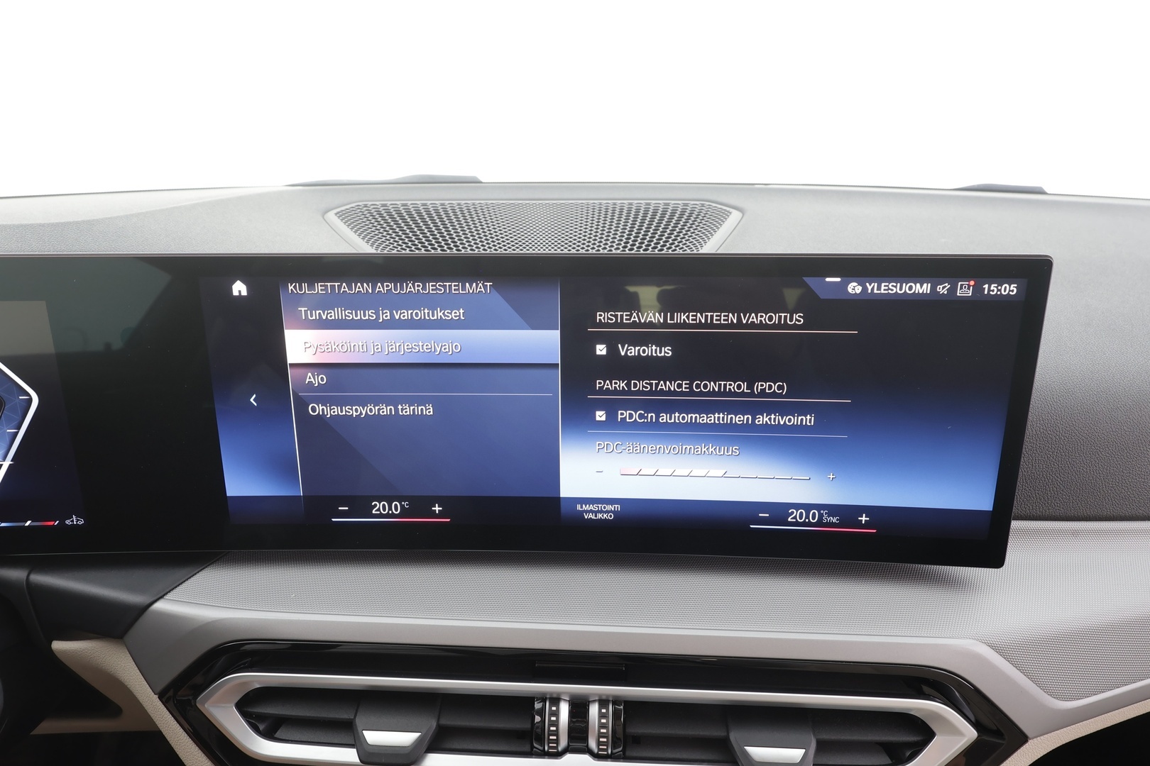 BMW 318 2023
