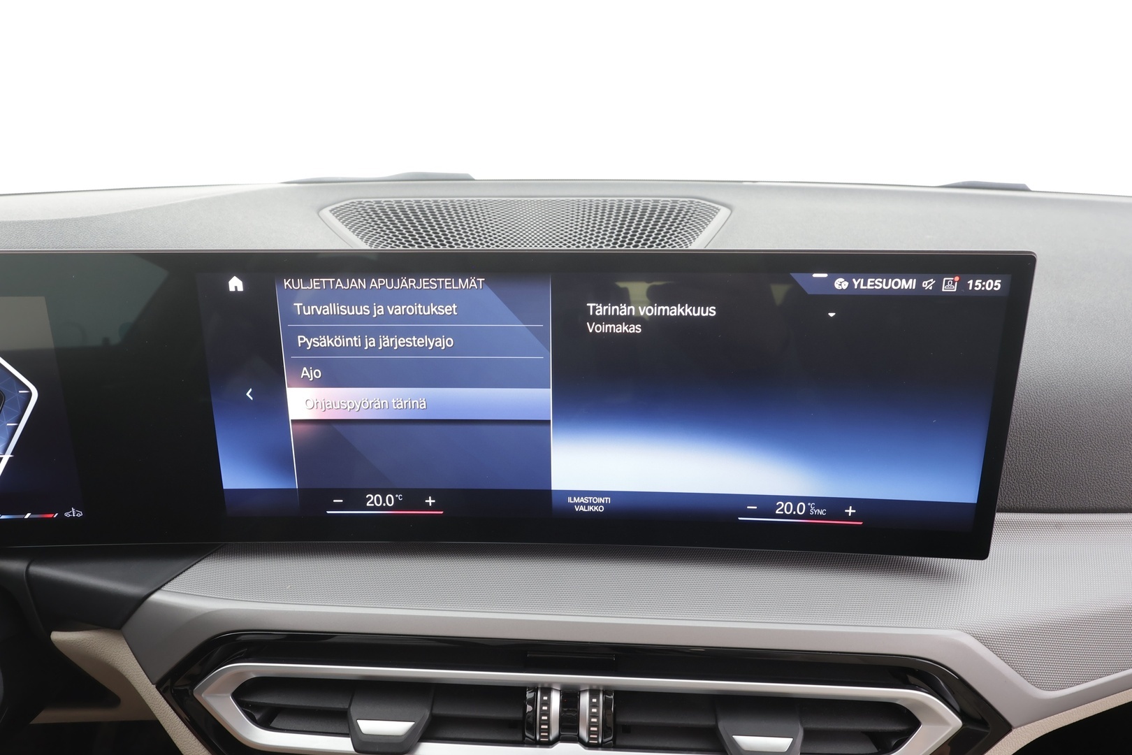 BMW 318 2023