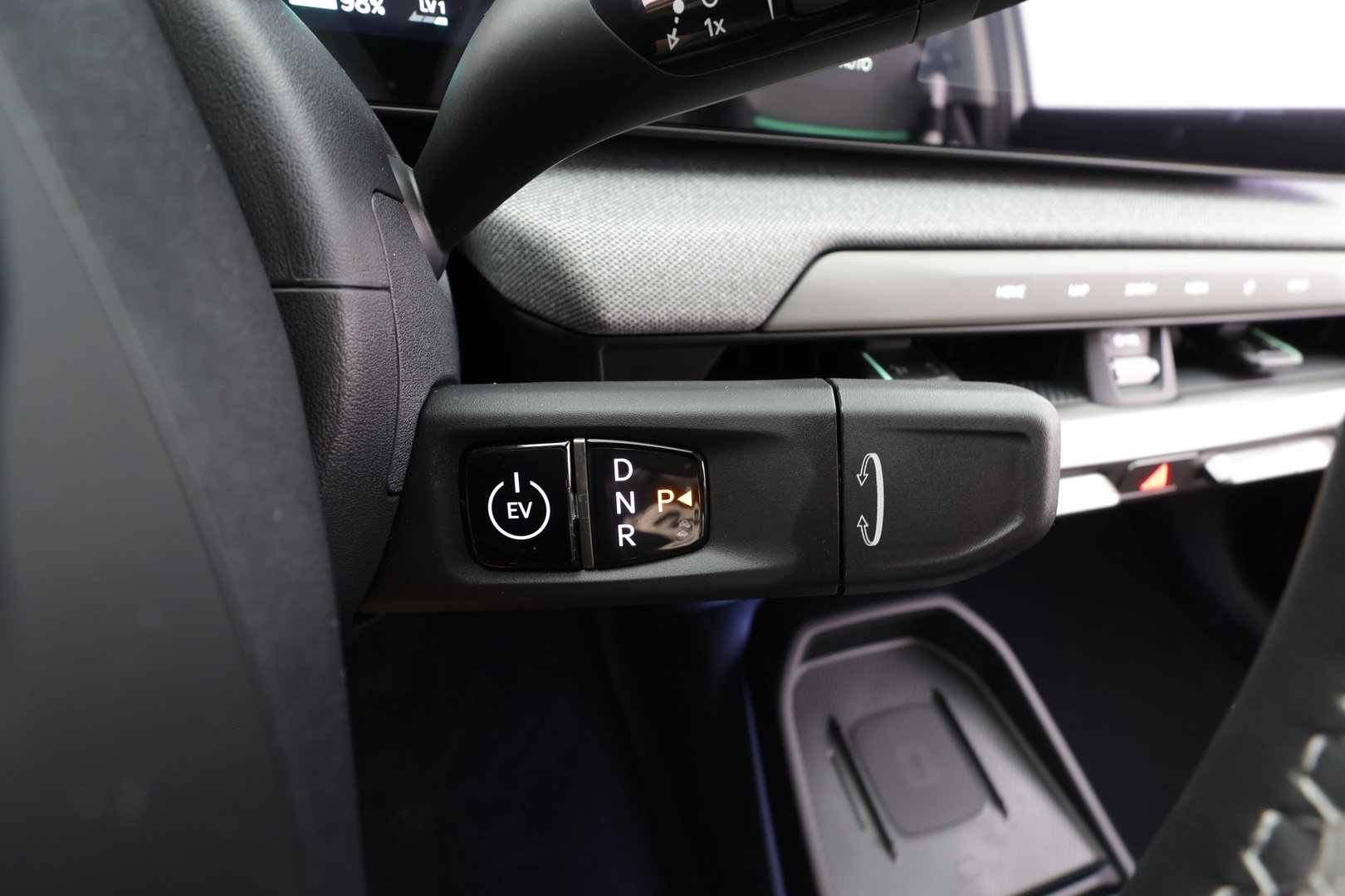 KIA EV4 2026