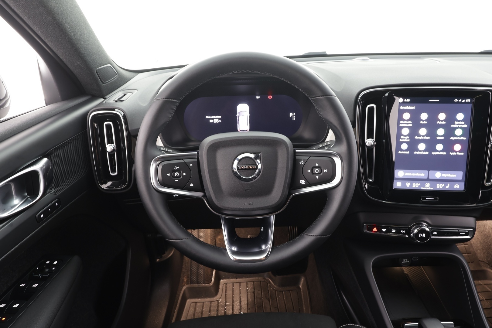 VOLVO XC40 2023
