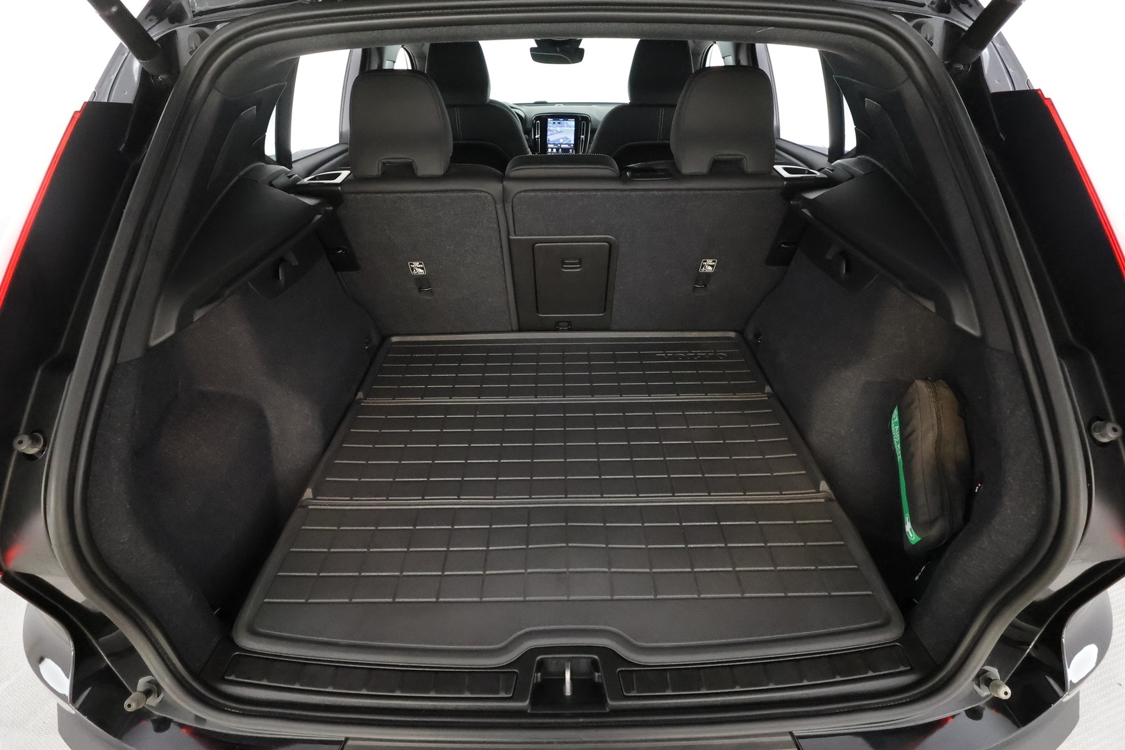 VOLVO XC40 2023