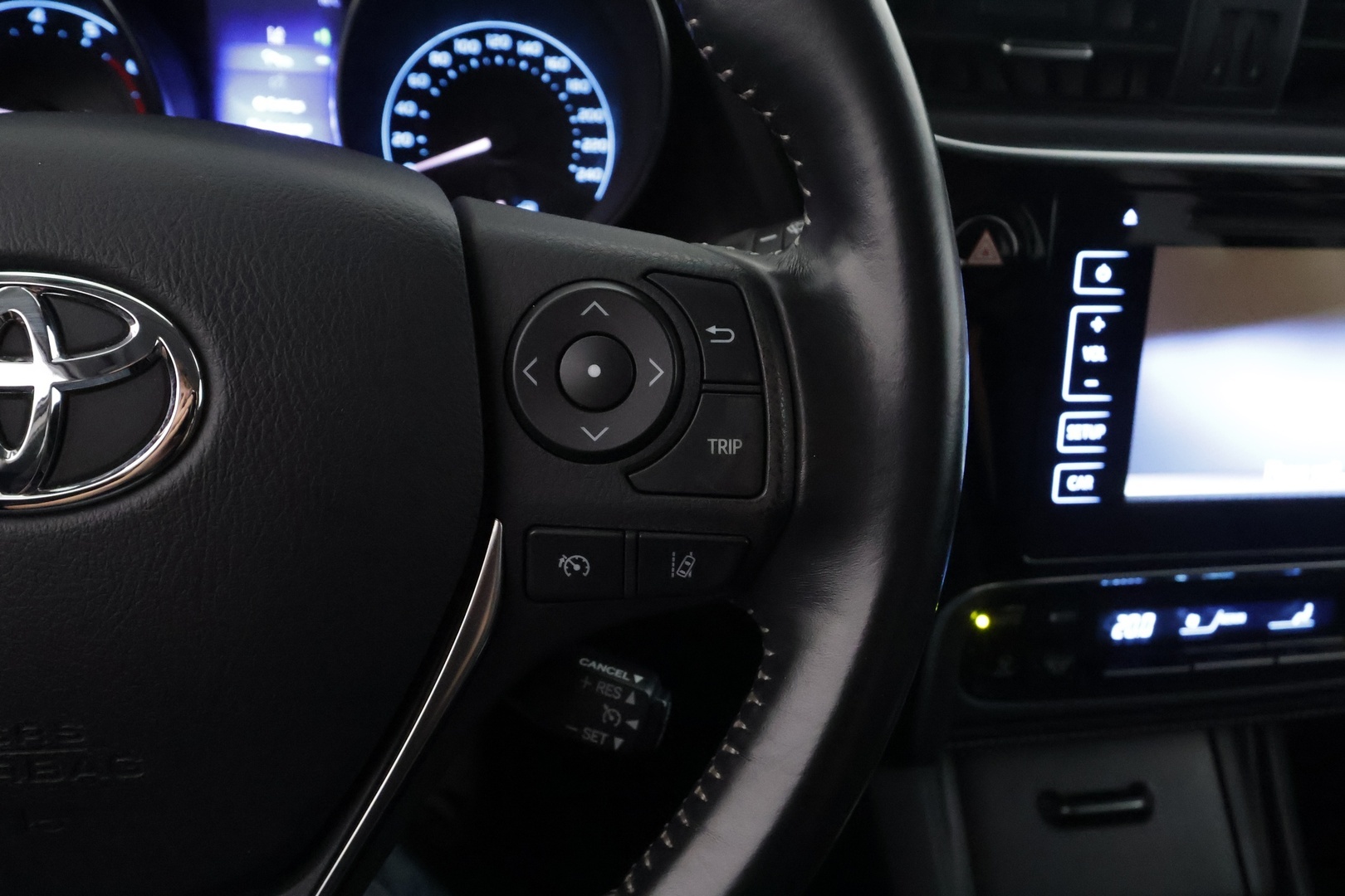 TOYOTA AURIS 2019
