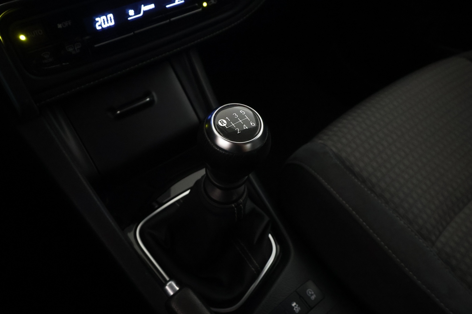 TOYOTA AURIS 2019
