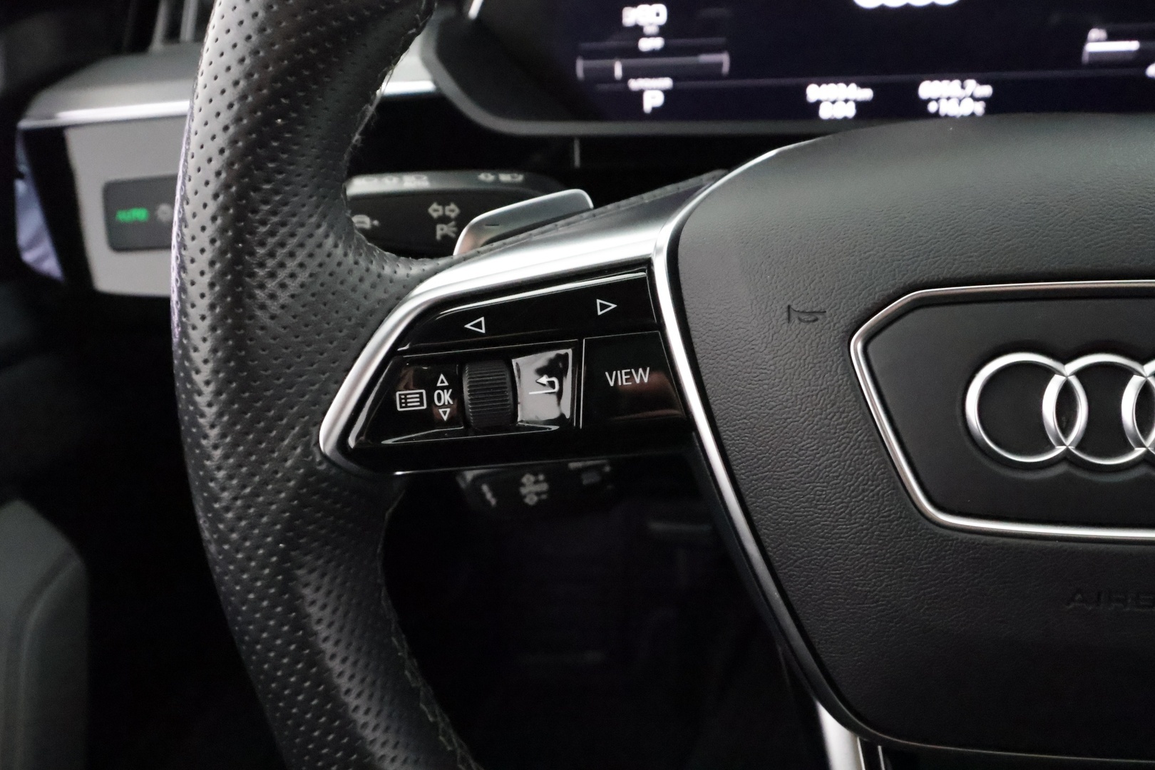 AUDI e-tron 2022