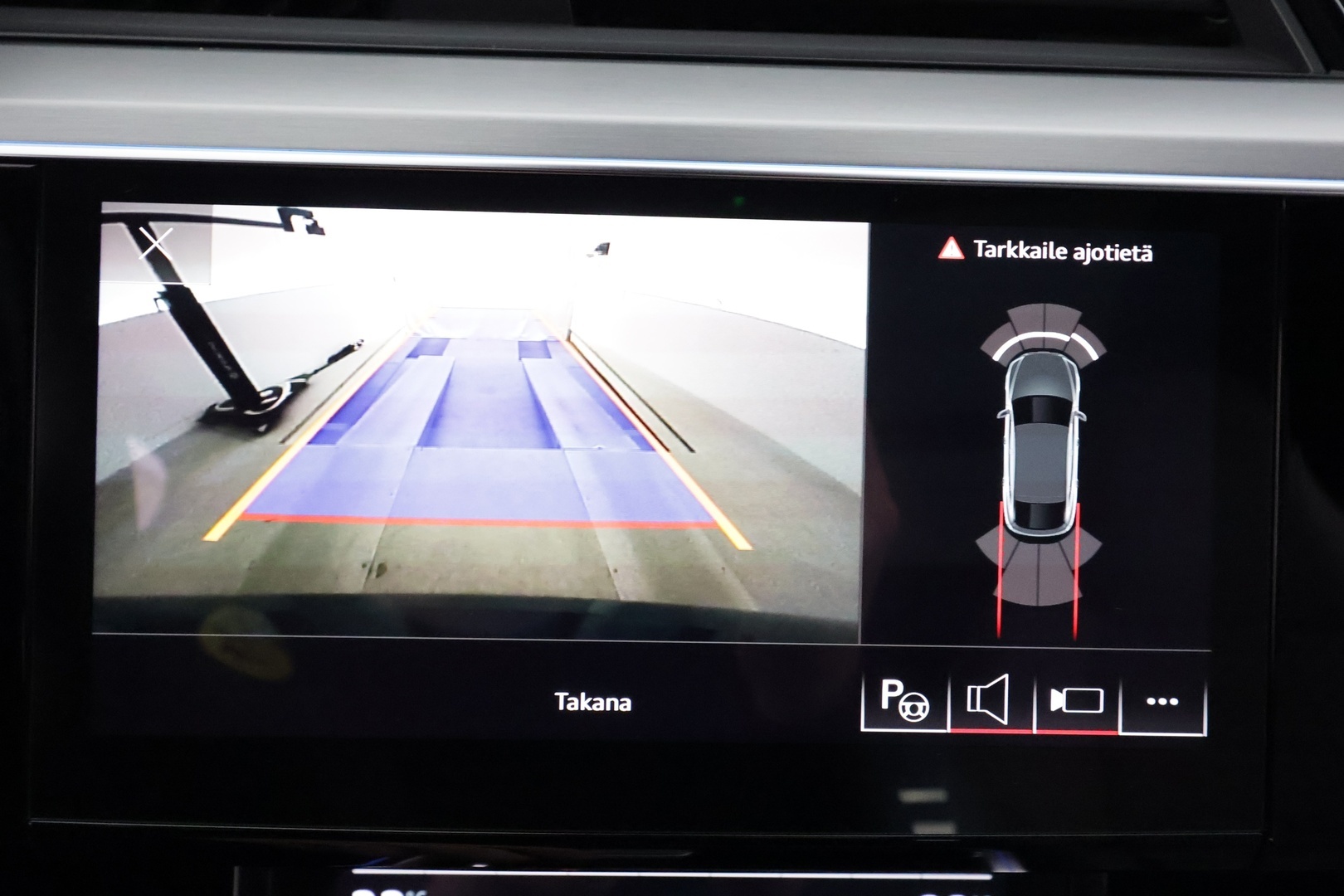 AUDI e-tron 2022