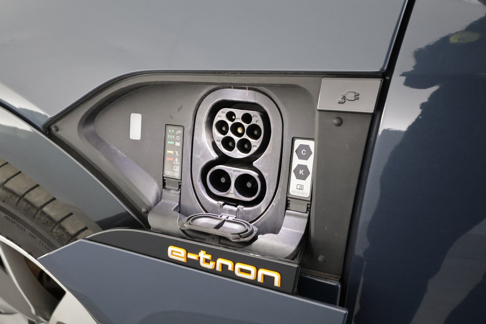 AUDI e-tron 2022