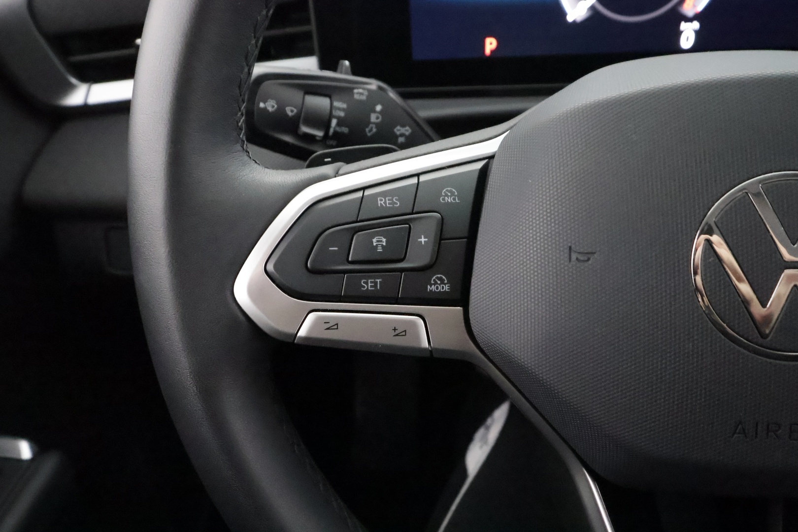 VOLKSWAGEN T-CROSS 2023