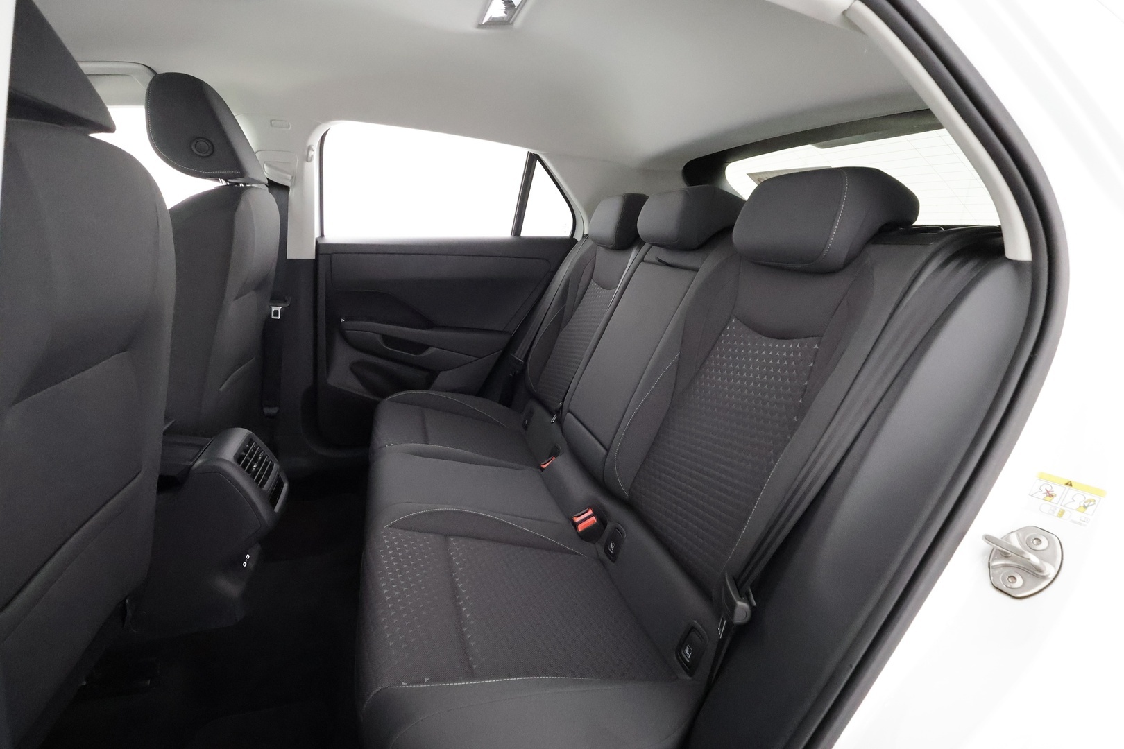 VOLKSWAGEN T-CROSS 2023