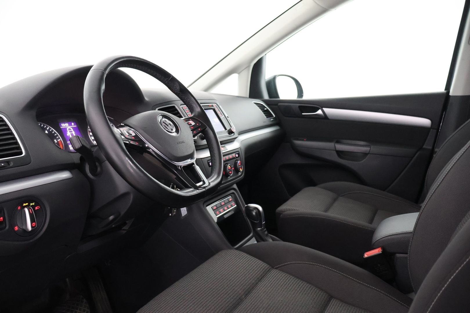 VOLKSWAGEN Sharan 2016
