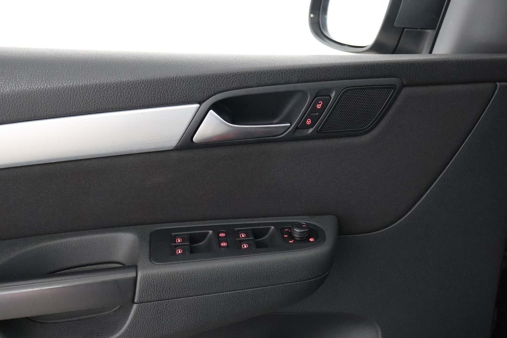 VOLKSWAGEN Sharan 2016