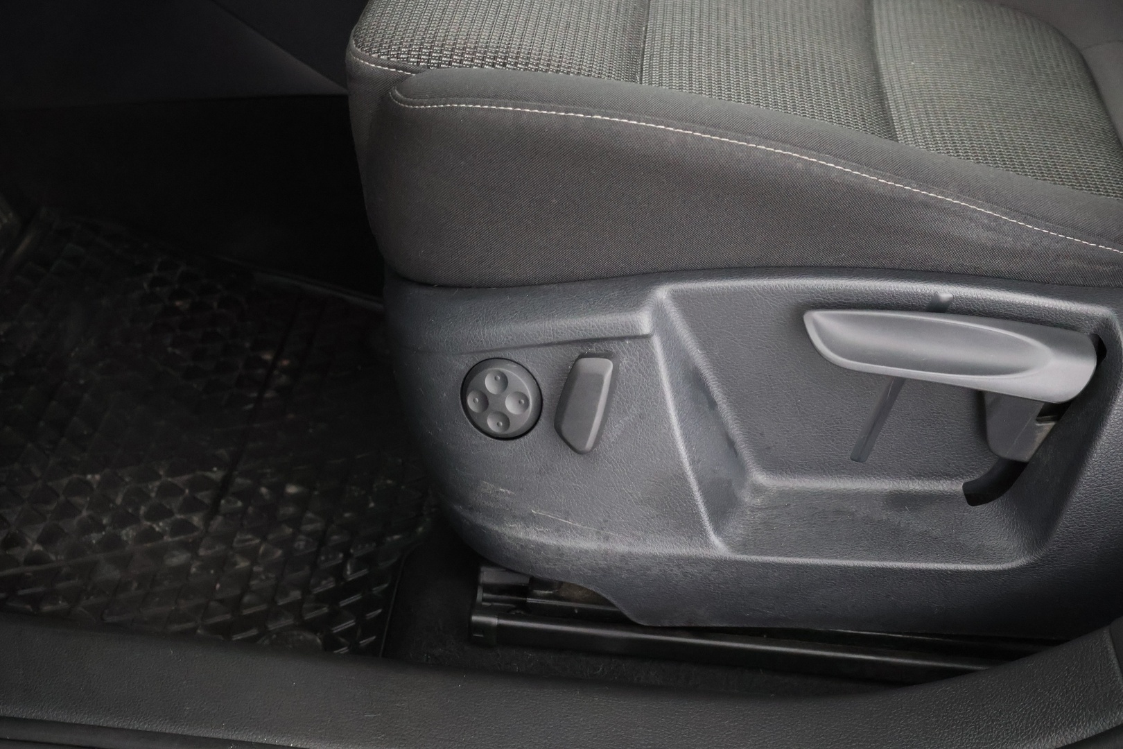 VOLKSWAGEN Sharan 2016