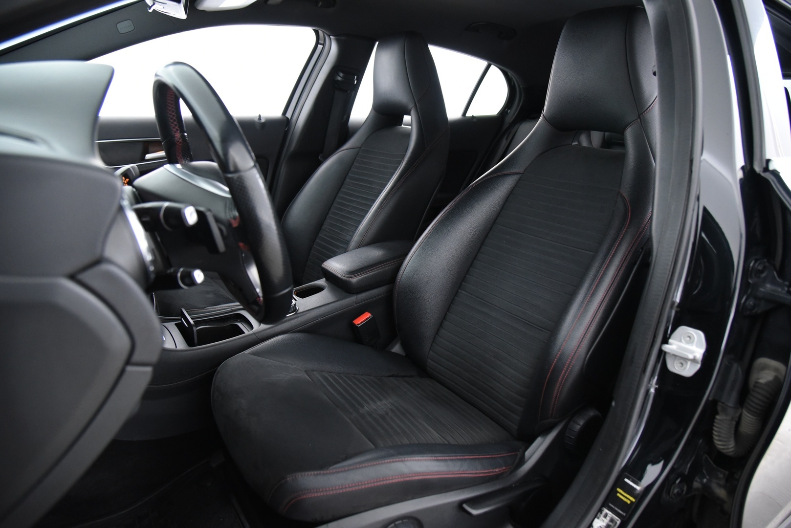 MERCEDES-BENZ GLA 2015