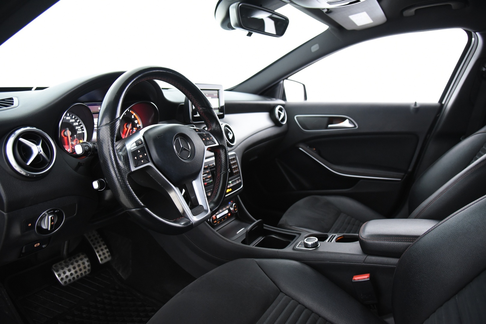 MERCEDES-BENZ GLA 2015