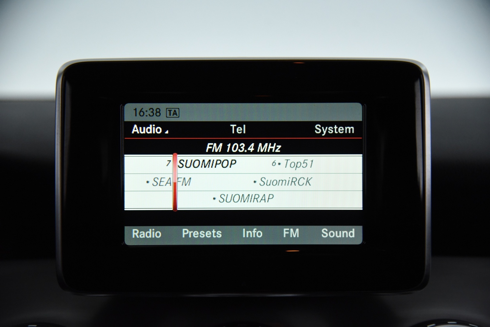 MERCEDES-BENZ GLA 2015