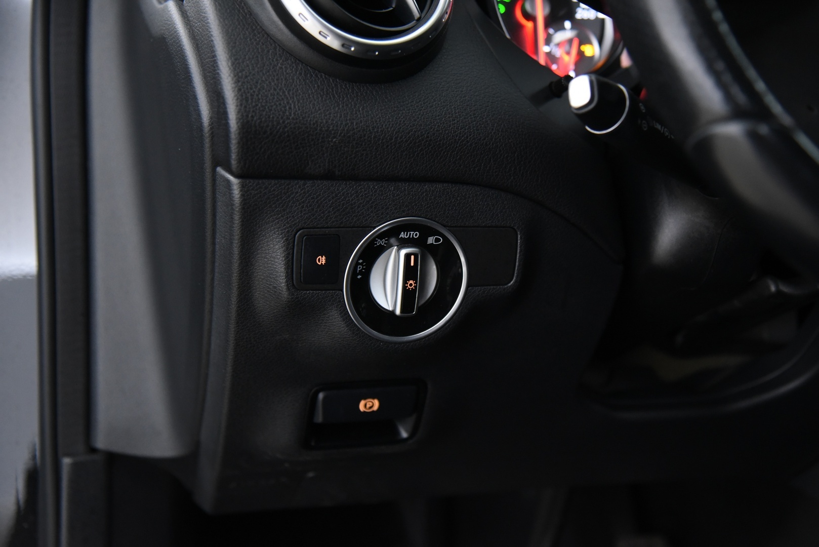 MERCEDES-BENZ GLA 2015