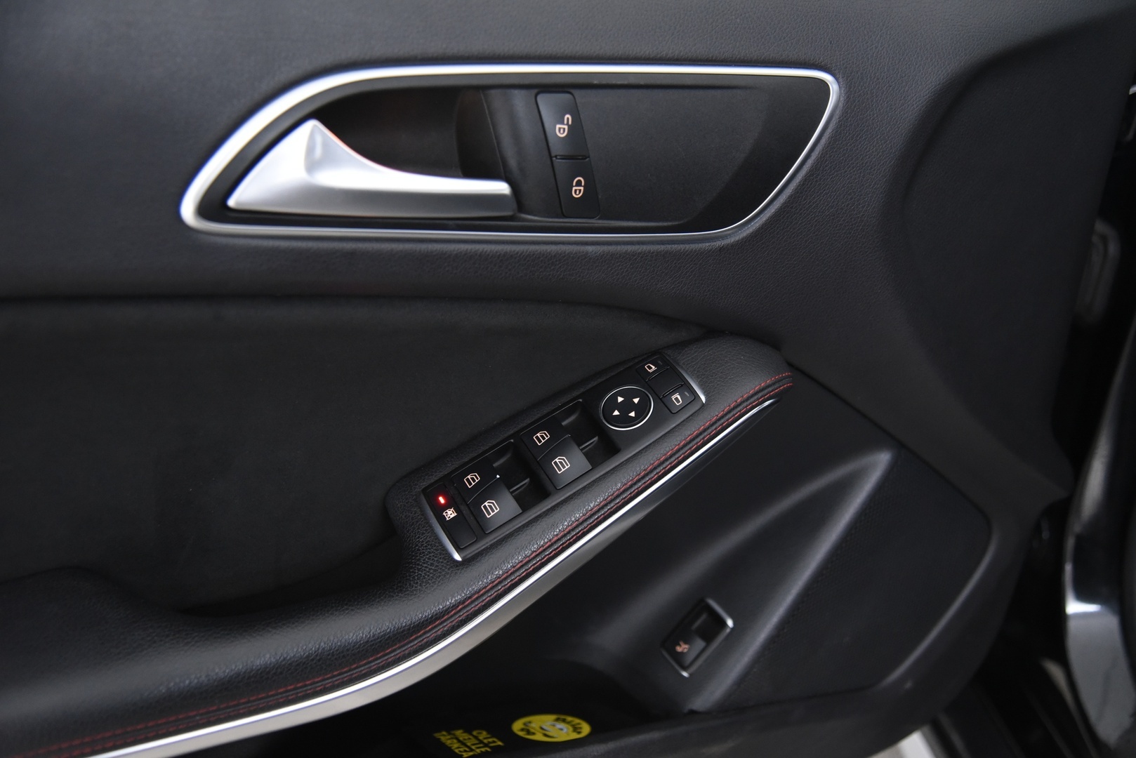 MERCEDES-BENZ GLA 2015