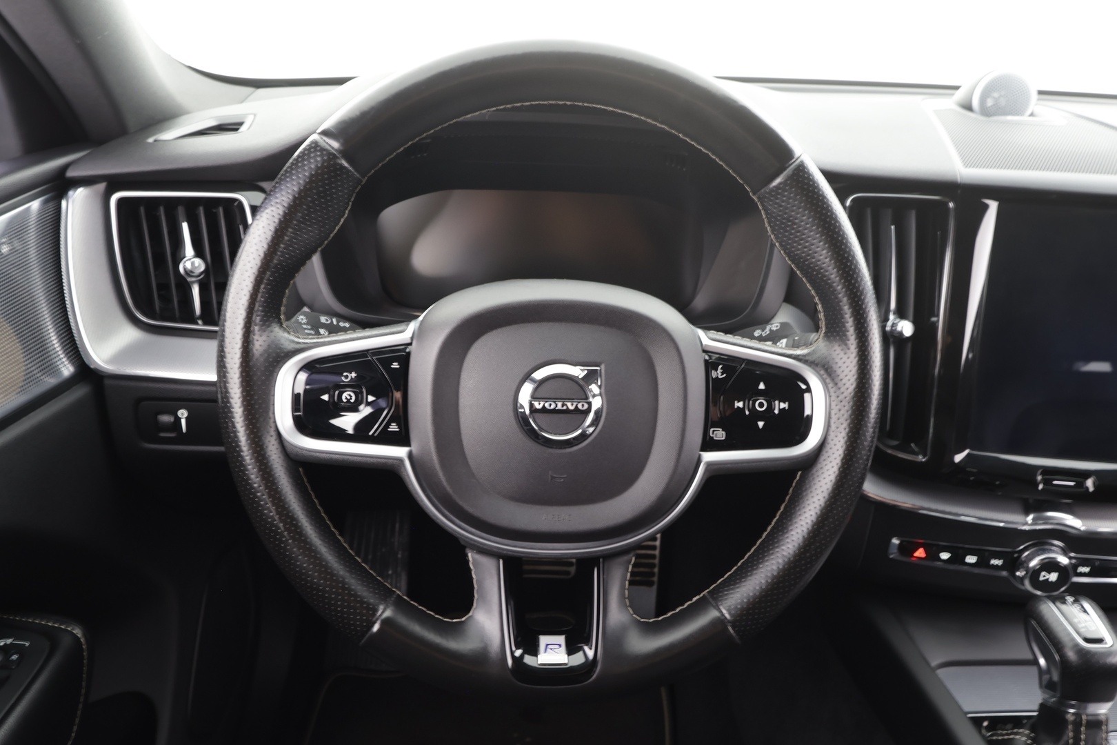 VOLVO XC60 2018