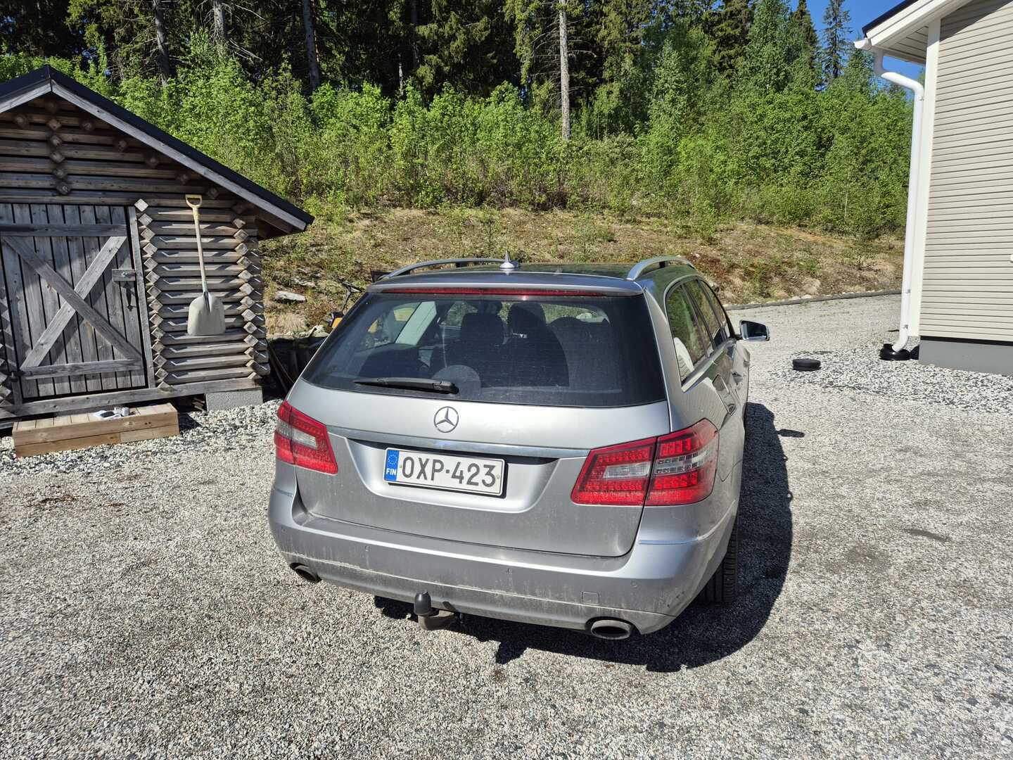 MERCEDES-BENZ E 2011