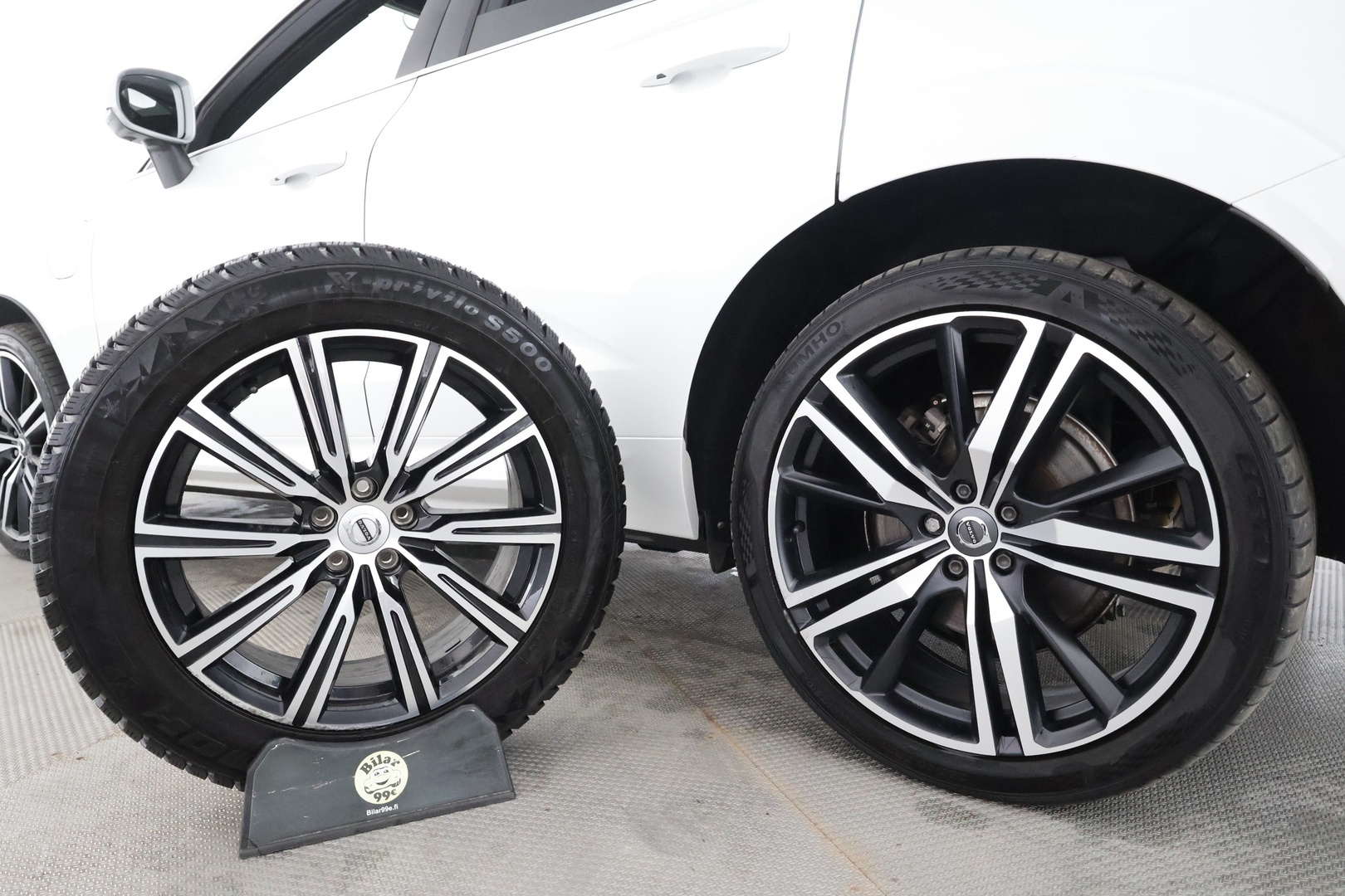 VOLVO XC60 2019