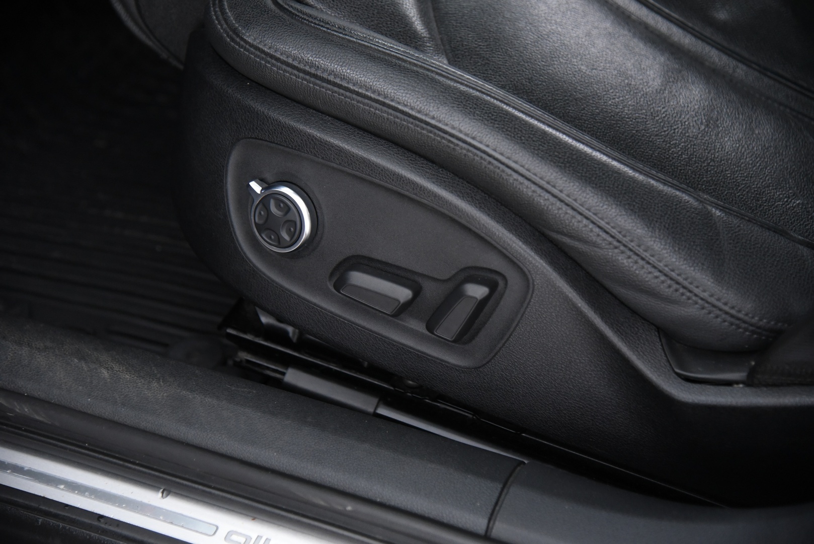 AUDI A6 allroad quattro 2013