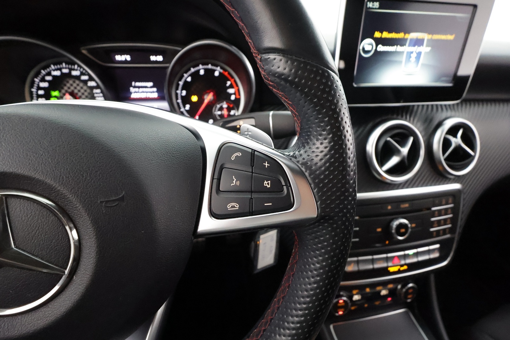 MERCEDES-BENZ A 2016