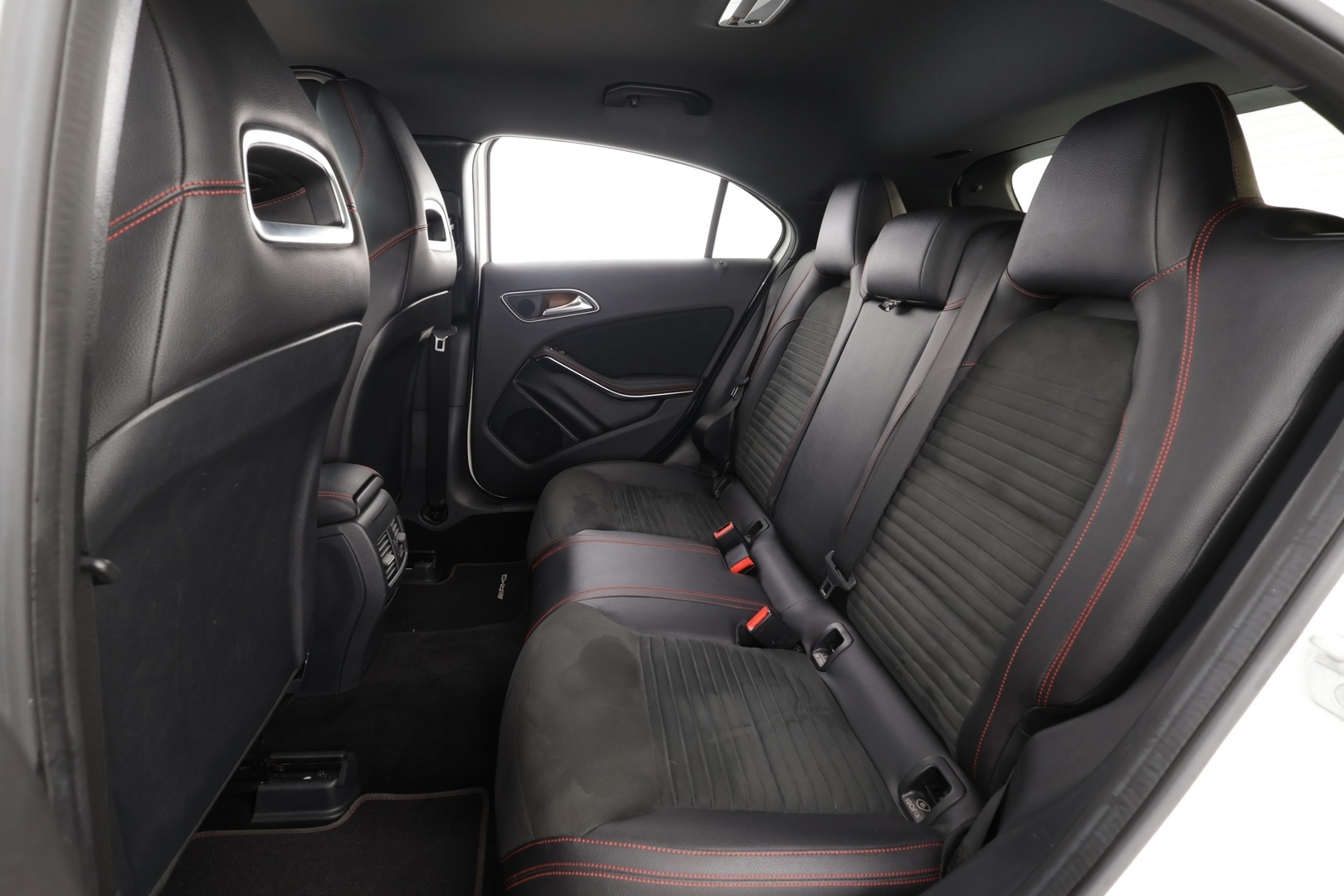 MERCEDES-BENZ A 2016