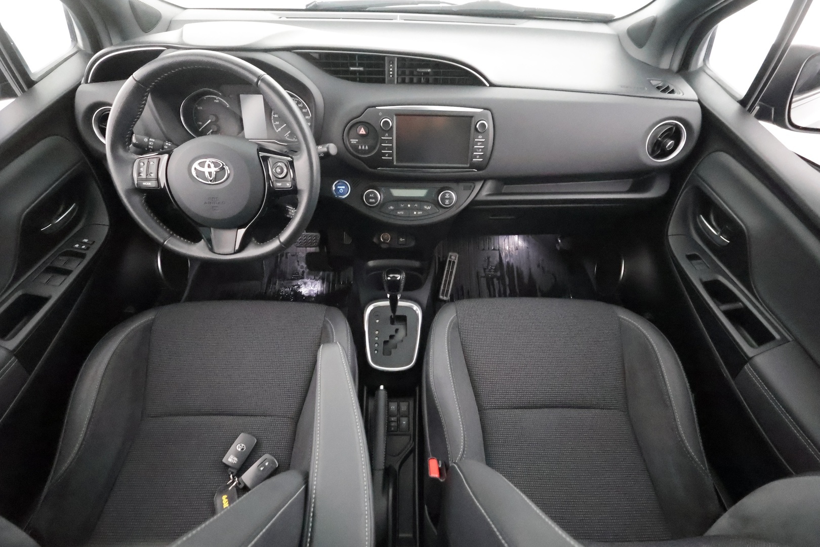 TOYOTA Yaris 2019