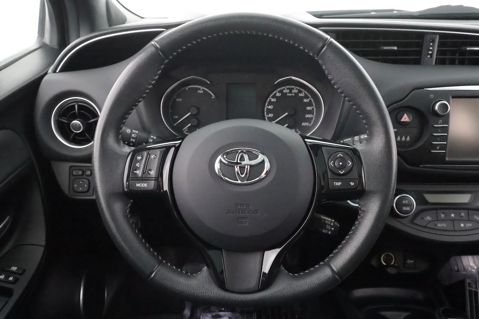 TOYOTA Yaris 2019