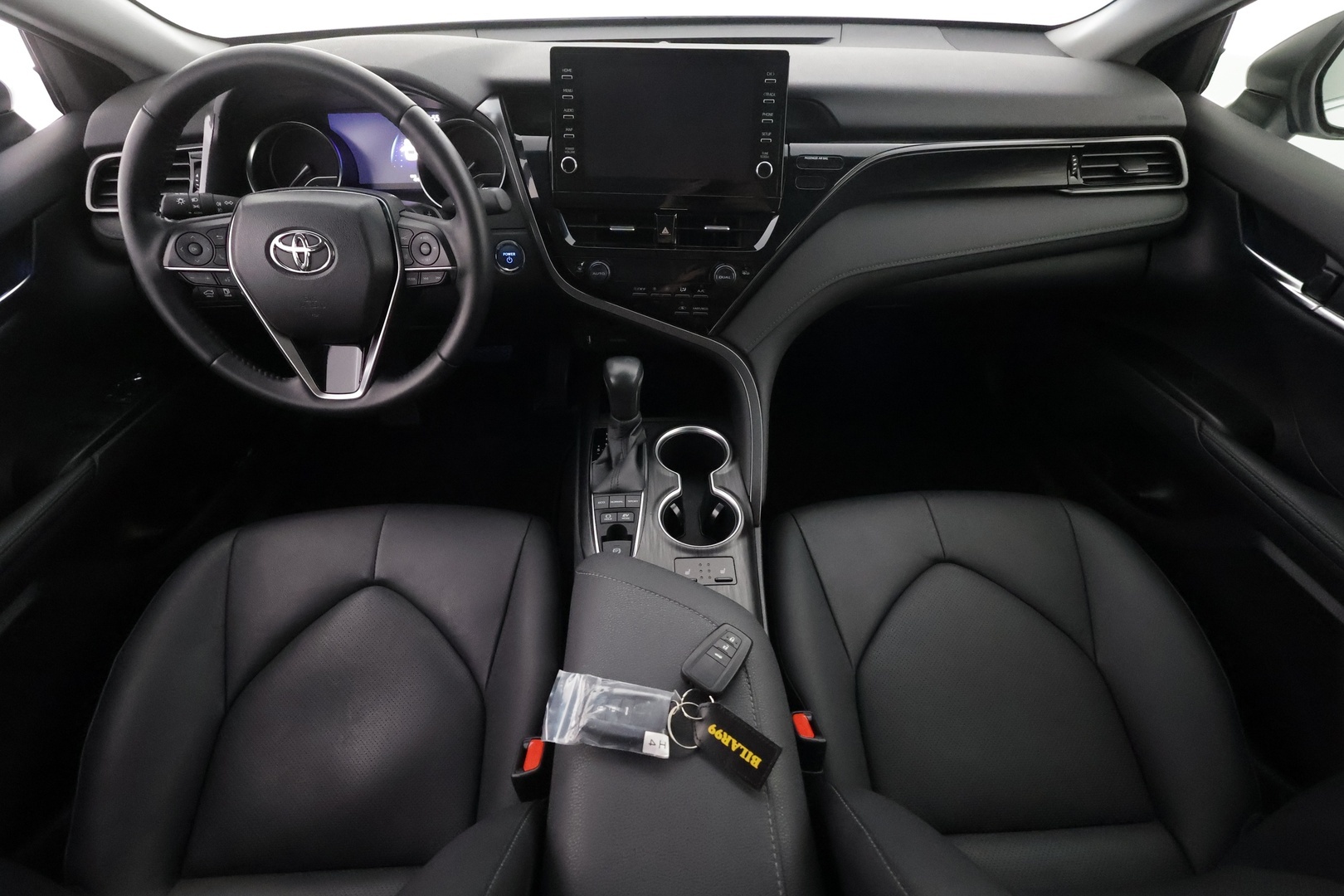 TOYOTA Camry 2024