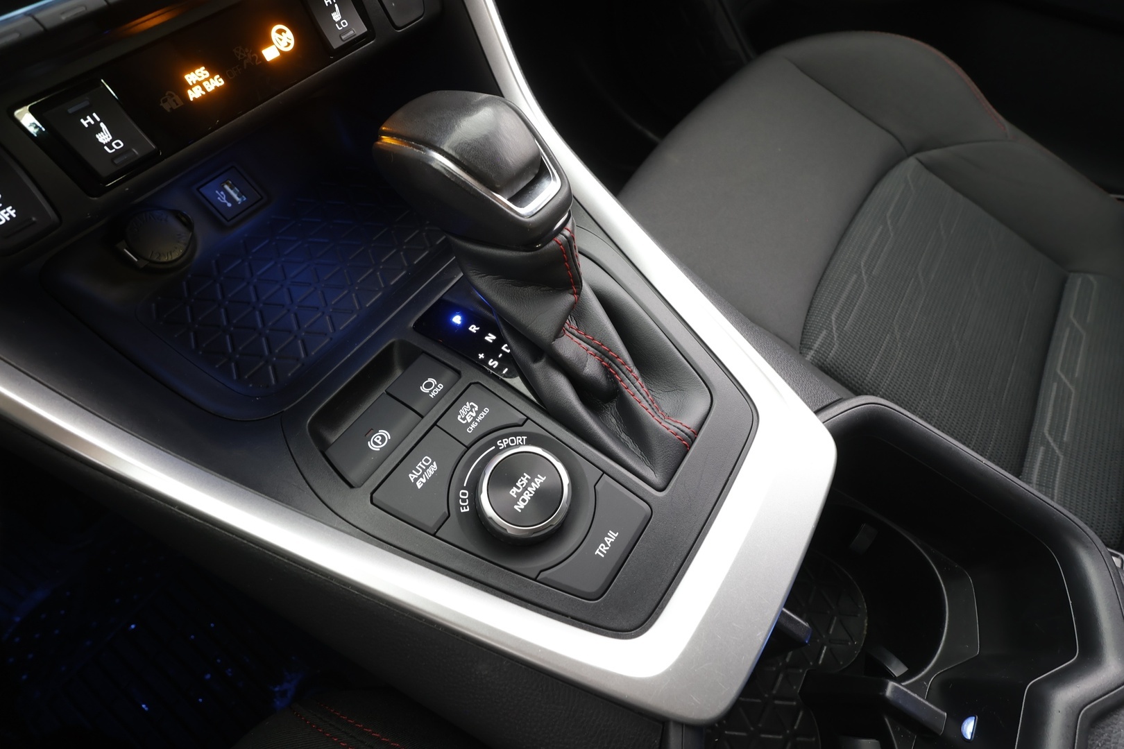 TOYOTA RAV4 Plug-in 2024