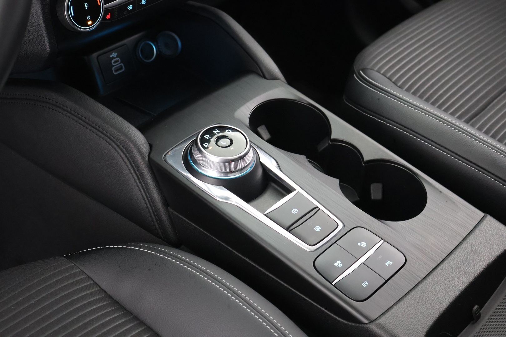 FORD Kuga 2024